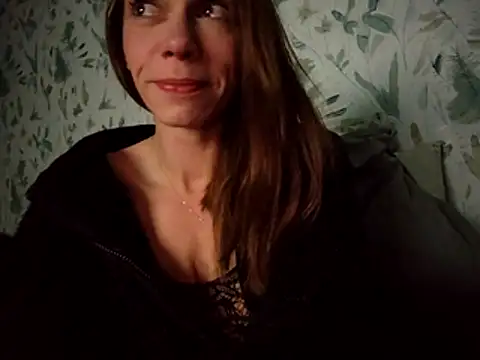 Snapshot of Mimakario chatting on November 23, 2025, 10:09 pm Mimakario online show from November 23, 2025, 10:09 pm