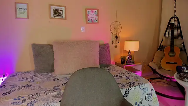 Snapshot of aghata_jackson_ chatting on November 18, 2025, 2:54 pm aghata jackson online show from November 18, 2025, 2:54 pm