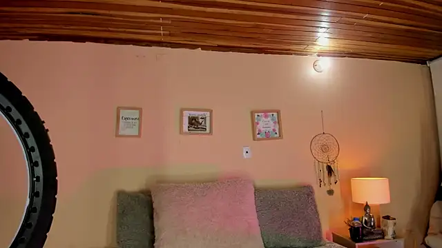 Snapshot of aghata_jackson_ chatting on November 28, 2025, 1:25 pm aghata jackson online show from November 28, 2025, 1:25 pm