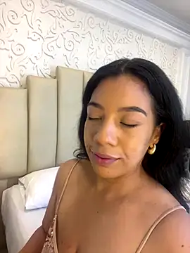 Snapshot of IvannaClaire chatting on December 15, 2025, 2:10 pm IvannaClaire online show from December 15, 2025, 2:10 pm