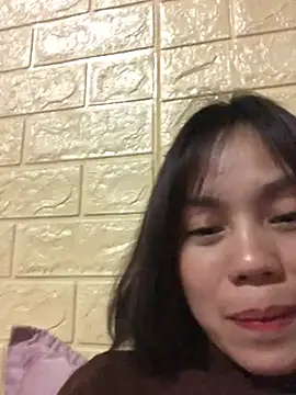 Trangbabylove online show from February 5, 2026, 2:33 pm