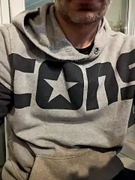 platone09 online show from December 14, 2025, 8:57 pm