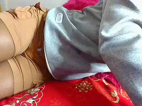 Snapshot of Naughtybadgal chatting on November 17, 2025, 6:24 pm Naughtybadgal online show from November 17, 2025, 6:24 pm