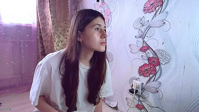 KristinaScott online show from November 29, 2025, 8:28 am