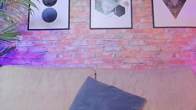 Snapshot of Chris_Varden chatting on December 17, 2025, 6:47 pm Chris Varden online show from December 17, 2025, 6:47 pm