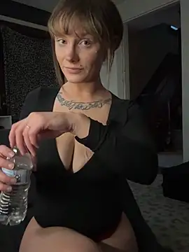 sofrancy online show from December 20, 2025, 10:06 pm