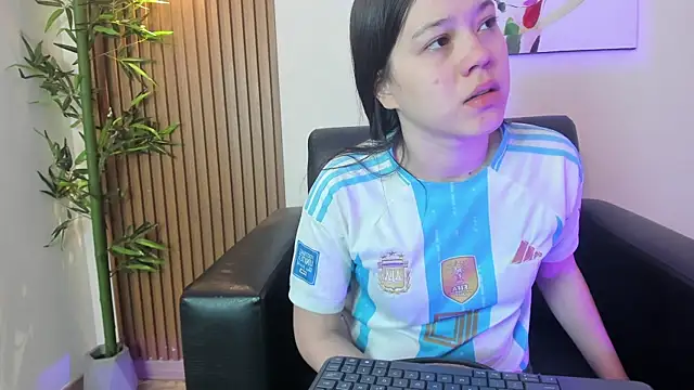 Emily Frostt online show from July 16, 2026, 11:38 am