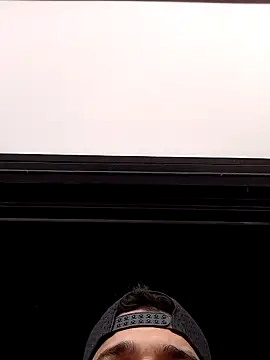 Snapshot of Davidgnzz1993 chatting on November 15, 2025, 9:00 pm Davidgnzz1993 online show from November 15, 2025, 9:00 pm