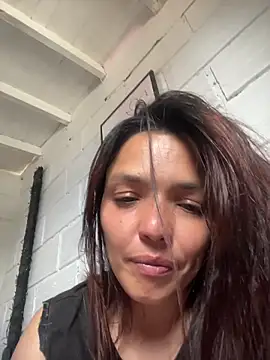 LaraDanverss online show from November 16, 2025, 5:29 pm