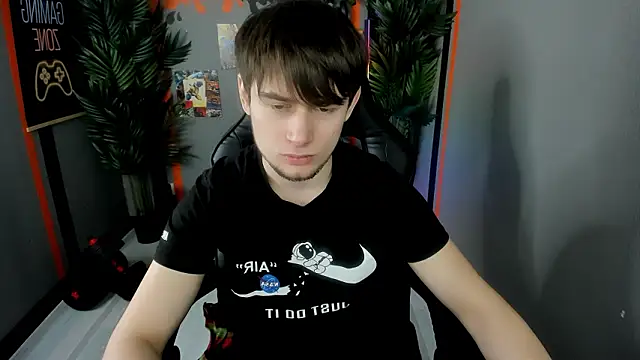 AlejandroEllias online show from February 26, 2026, 8:19 pm