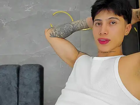 Klein summer online show from November 14, 2025, 11:02 pm