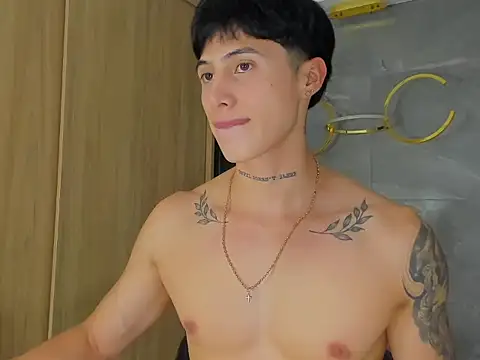 Snapshot of Klein_summer chatting on November 19, 2025, 3:17 am Klein summer online show from November 19, 2025, 3:17 am