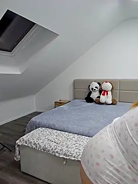 Snapshot of Nina4Velour chatting on December 3, 2025, 8:07 pm Nina4Velour online show from December 3, 2025, 8:07 pm