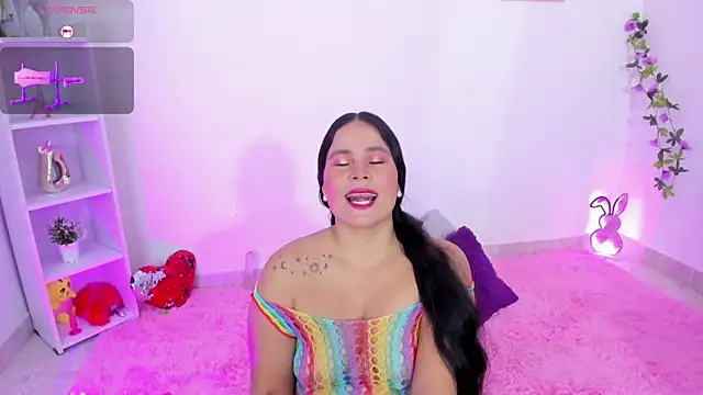 Talia Grace online show from November 27, 2025, 1:24 pm