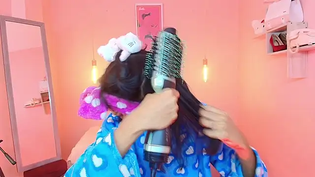 Snapshot of Milu_carbajal_x chatting on January 18, 2026, 12:42 pm Milu carbajal x online show from January 18, 2026, 12:42 pm