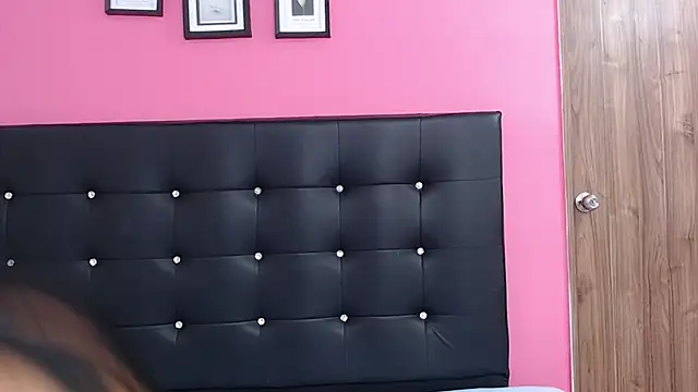 Snapshot of sweett_canela chatting on November 27, 2025, 1:24 pm sweett canela online show from November 27, 2025, 1:24 pm