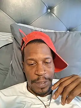 Snapshot of yourboy501withthebig1 chatting on July 15, 2026, 10:48 pm yourboy501withthebig1 online show from July 15, 2026, 10:48 pm