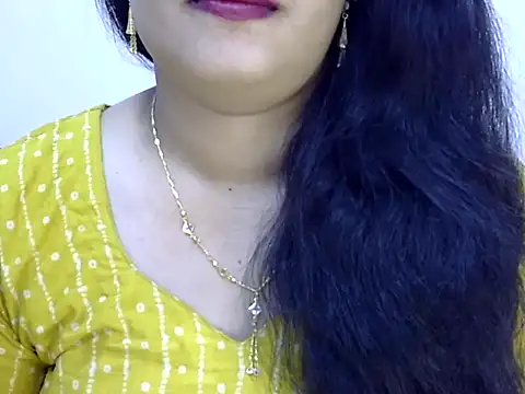 Snapshot of Muskan_Jha chatting on May 24, 2026, 1:32 am Muskan Jha online show from May 24, 2026, 1:32 am