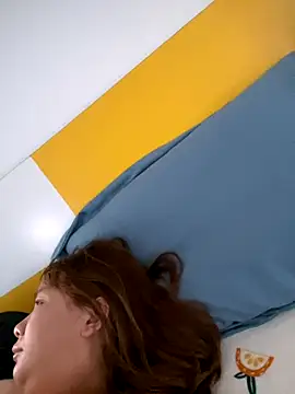 Snapshot of yiyi0316 chatting on December 2, 2025, 6:08 am yiyi0316 online show from December 2, 2025, 6:08 am