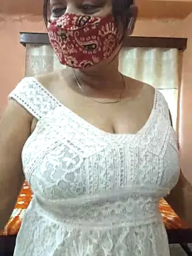 Cute-richa1 online show from February 24, 2026, 5:16 am