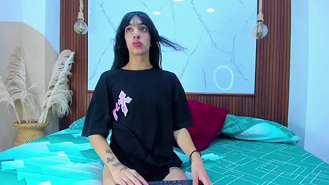 Loversinfire2 online show from December 4, 2025, 8:28 pm