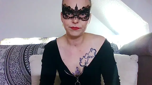 Snapshot of Vulva_Koenigin97 chatting on November 19, 2025, 8:20 pm Vulva Koenigin97 online show from November 19, 2025, 8:20 pm