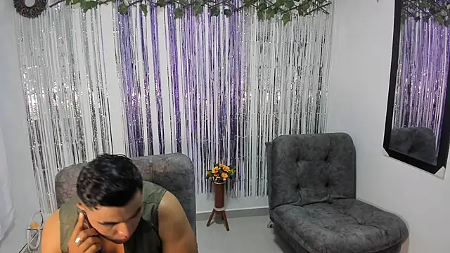 VioletXJasper online show from November 24, 2025, 11:15 pm