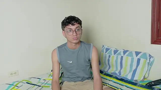 Snapshot of andrew_dann chatting on December 14, 2025, 11:26 am andrew dann online show from December 14, 2025, 11:26 am