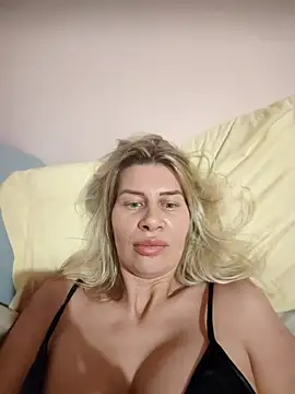 Snapshot of NaughtyClaudia_ chatting on December 15, 2025, 3:27 pm NaughtyClaudia online show from December 15, 2025, 3:27 pm