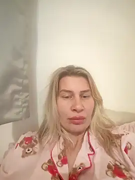 Snapshot of NaughtyClaudia_ chatting on December 17, 2025, 9:21 pm NaughtyClaudia online show from December 17, 2025, 9:21 pm