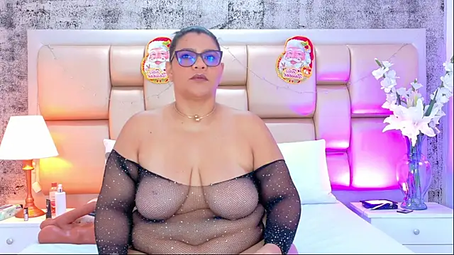 Snapshot of SelennaCooper chatting on December 20, 2025, 12:12 pm SelennaCooper online show from December 20, 2025, 12:12 pm