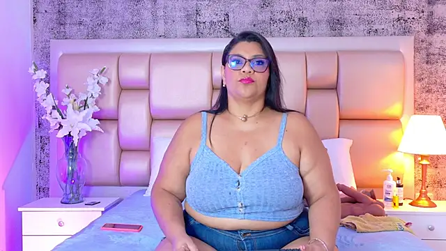 Snapshot of SelennaCooper chatting on February 3, 2026, 12:21 pm SelennaCooper online show from February 3, 2026, 12:21 pm