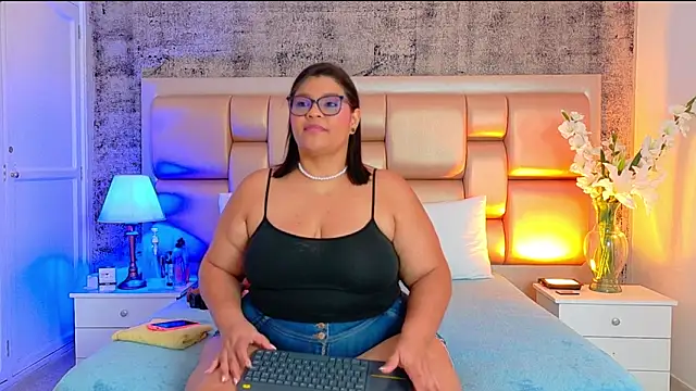Snapshot of SelennaCooper chatting on July 8, 2026, 12:20 pm SelennaCooper online show from July 8, 2026, 12:20 pm