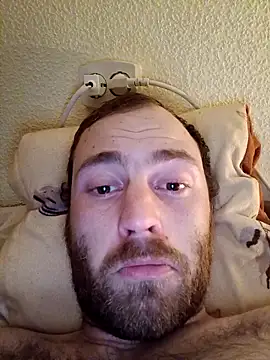 Snapshot of Tom1630 chatting on November 16, 2025, 5:35 am Tom1630 online show from November 16, 2025, 5:35 am