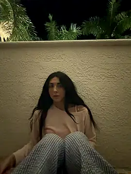 Snapshot of sometimesmiachristina chatting on December 15, 2025, 5:23 am sometimesmiachristina online show from December 15, 2025, 5:23 am