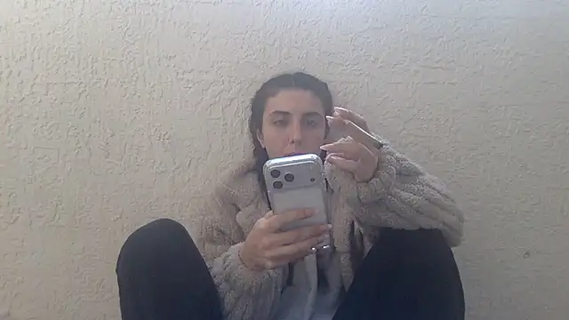 Snapshot of sometimesmiachristina chatting on December 16, 2025, 12:32 pm sometimesmiachristina online show from December 16, 2025, 12:32 pm