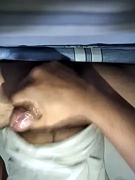 Snapshot of Shivona chatting on December 18, 2025, 3:18 pm Shivona online show from December 18, 2025, 3:18 pm