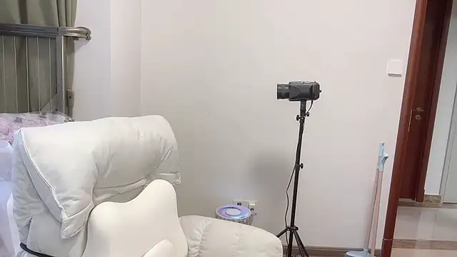 Sep-oo online show from November 19, 2025, 10:54 pm