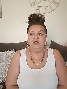 Snapshot of Nova-WiseX chatting on December 2, 2025, 11:37 am Nova-WiseX online show from December 2, 2025, 11:37 am