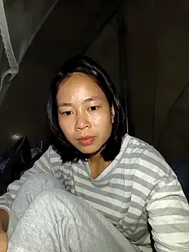 Snapshot of Cat-meow chatting on November 24, 2025, 1:00 pm Cat-meow online show from November 24, 2025, 1:00 pm