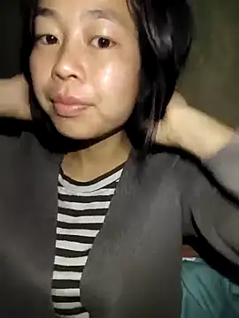 Snapshot of Cat-meow chatting on December 4, 2025, 11:24 pm Cat-meow online show from December 4, 2025, 11:24 pm