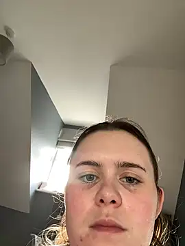 Blonde Bunny online show from January 17, 2026, 10:42 am