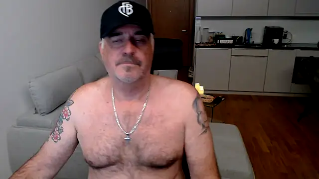 Snapshot of Buidapest chatting on November 18, 2025, 9:19 pm Buidapest online show from November 18, 2025, 9:19 pm