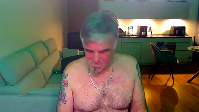 Buidapest online show from March 25, 2026, 4:18 am