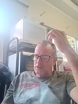 Snapshot of nard53 chatting on December 18, 2025, 9:04 am nard53 online show from December 18, 2025, 9:04 am