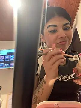 Snapshot of Dannii- chatting on February 1, 2026, 1:26 am Dannii- online show from February 1, 2026, 1:26 am