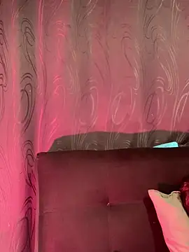 Snapshot of Dannii- chatting on February 7, 2026, 12:14 am Dannii- online show from February 7, 2026, 12:14 am