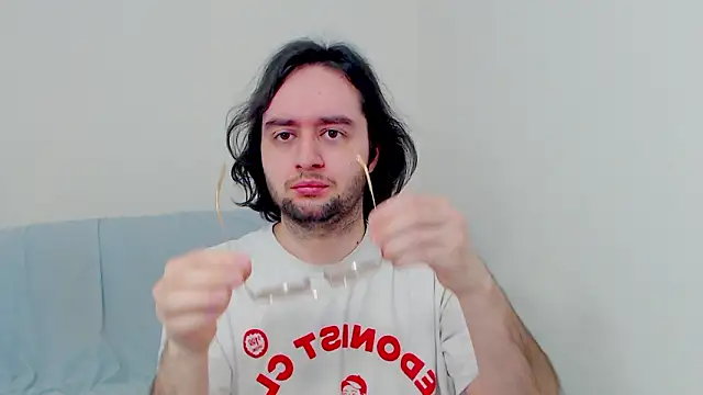 eren jaeger2000 online show from February 7, 2026, 3:21 am