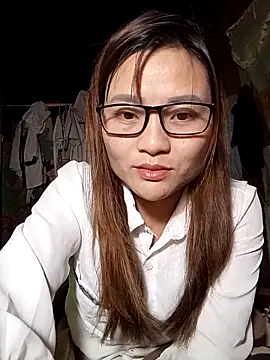 Lee-Thee online show from December 3, 2025, 1:42 pm