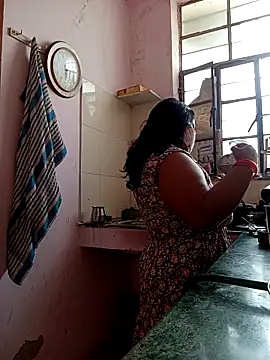 CUTE-LOVE-SWEETS online show from April 4, 2026, 4:55 am